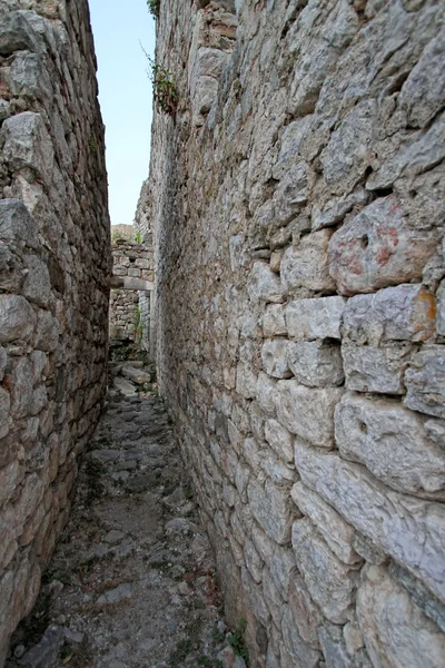 Calles en ruinas del casco antiguo Bar, Montenegro — Foto de Stock