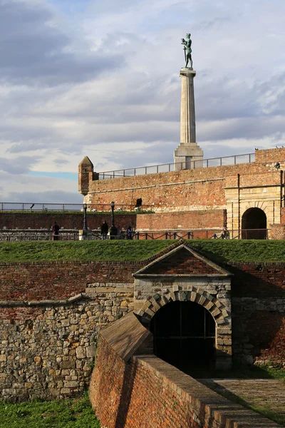 Monumento al ganador de Belgrado, fortaleza de Kalemegdan, Belgrado, Serbia —  Fotos de Stock