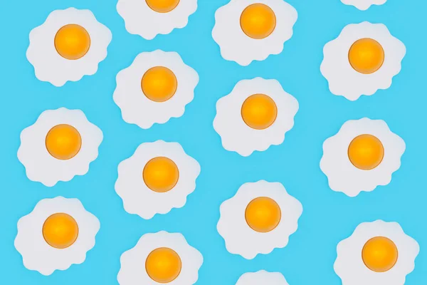Patroon Van Gebakken Eieren Blauwe Ondergrond Stockfoto