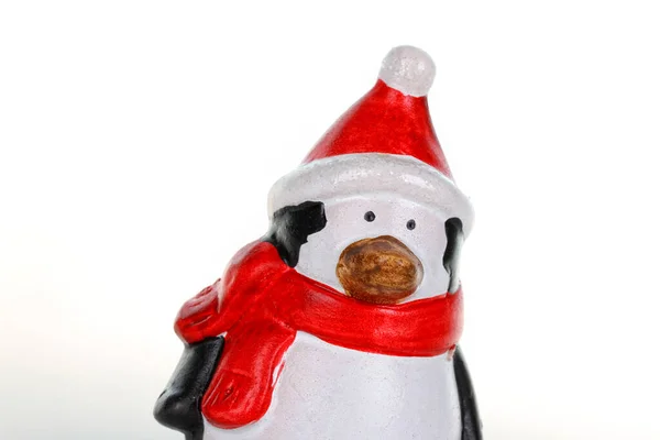 Weihnachtsdekoration Pinguinpuppe Weihnachtsmann Outfit — Stockfoto