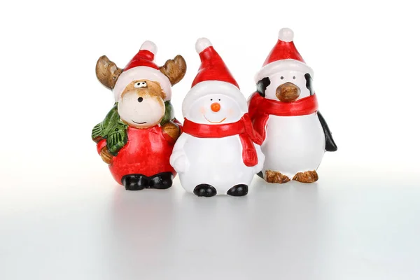 Weihnachtsdeko Puppen Schneemänner Elche Und Pinguin Puppen Weihnachtsmann Outfit — Stockfoto