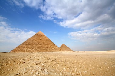 giza piramitleri