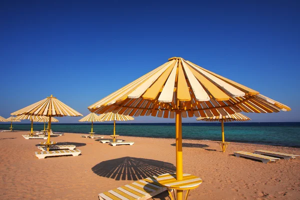 Playa soleada en Egipto — Foto de Stock