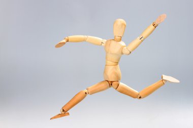 ahşap vitrin mankeni atlama