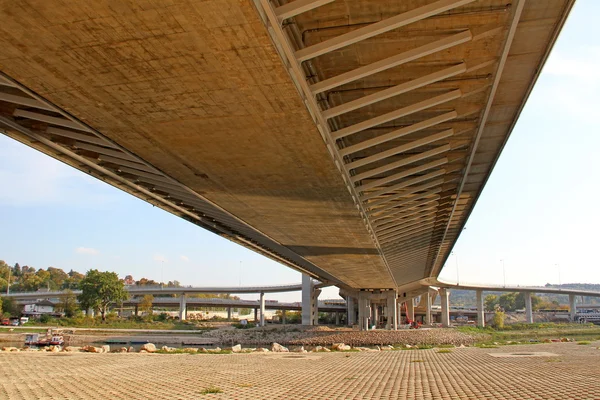 Nuevo puente en Belgrado, Serbia — Foto de Stock