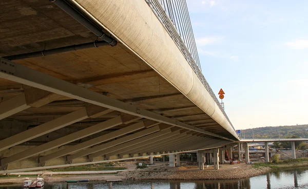 Nuevo puente en Belgrado, Serbia — Foto de Stock