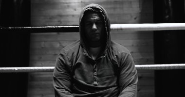 yüzük ve eğitim alan avcı pozlar