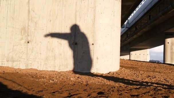 Silhouette Skuggan Mannen Boxning Stadsområdet Slow Motion — Stockvideo