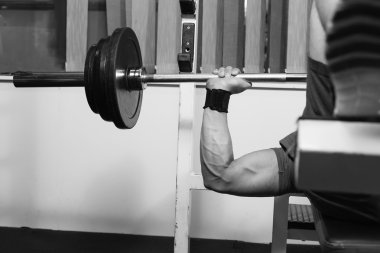 Spor Kulübü spor dambıl. Ağırlık antrenmanı ekipmanı