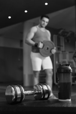 Dambıl ve protein vücut builder b ile kokteyl shaker