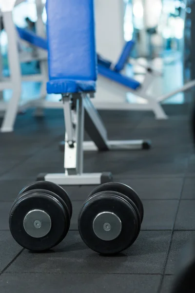 Detalle del gimnasio. estilo de vida helado, levantamiento de pesas — Foto de Stock