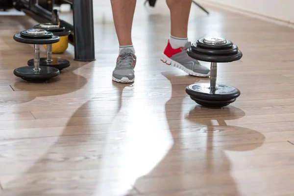 Detalle del gimnasio. estilo de vida helado, levantamiento de pesas —  Fotos de Stock