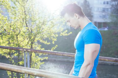 sokak egzersiz, kendine güvenen sporcu