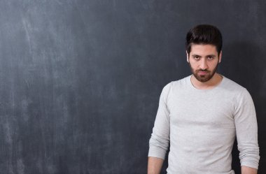 Eğlence, şarkı, oynayan genç çekici 20'li yaşlarda ya da 30'lu yaşlarda dostum