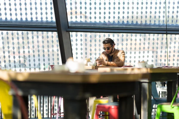 Adam çalışma Home Ofis başlamak yukarıya fikirler kavramı