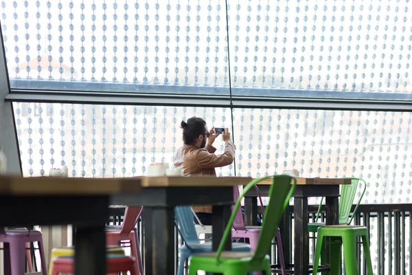 Adam Hipster ara rahat vizyon Cafe rahatla kavramı