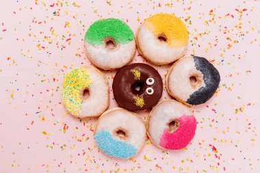 Çeşitli çörekler yığını 