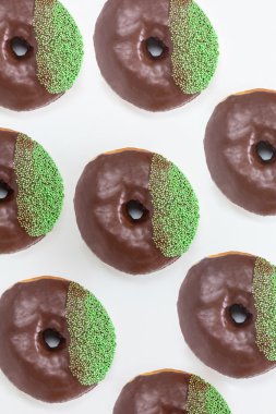 satırlardaki donuts bir sürü
