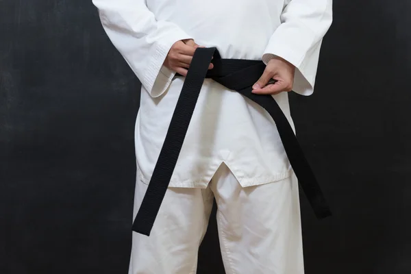 Vit Karate Fighter isolerade — Stockfoto