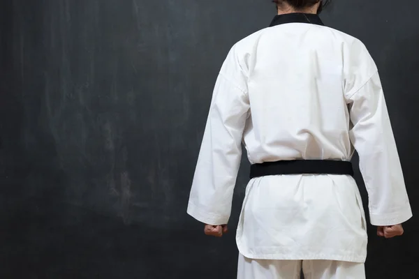 Karate blanco combatiente aislado — Foto de Stock