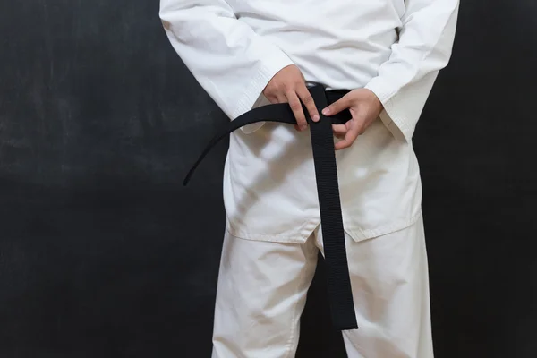 Hombre usando kimono blanco —  Fotos de Stock