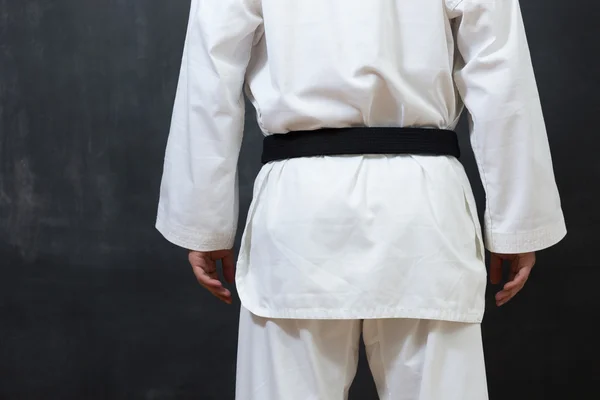 Hombre usando kimono blanco — Foto de Stock