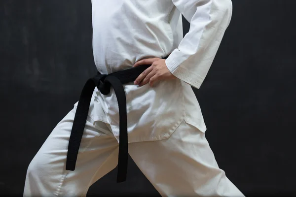 Bojovník karate v bílém kimonu — Stock fotografie