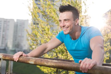 Atlet çalıştırdıktan sonra dinlenme