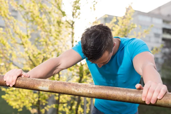 Mannelijke Runner streching — Stockfoto