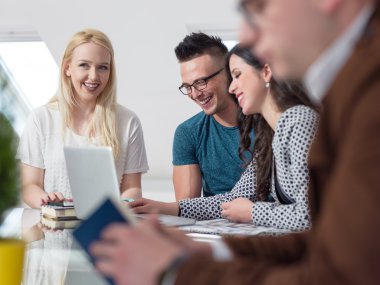 Toplantı beyin fırtınası çalışması 