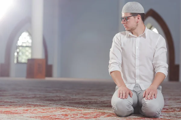 Muslim man praying — Stock Photo, Image