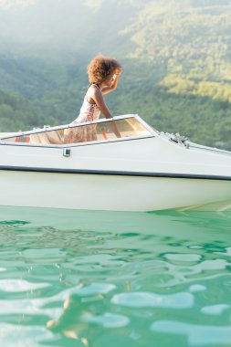 Güzel afro Amerikalı kadının onun nery kendi yat WIT Tarih: