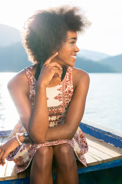 Beautiful girl enjoying boat ride — Stock Photo, Image