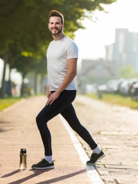 Dışarı uzanan işi runner