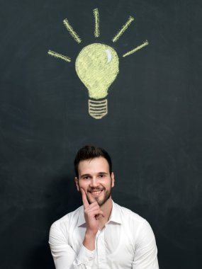 Yeni bir fikir olan adam. İnovasyon kavramı