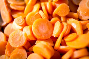 ince dilimlenmiş havuç