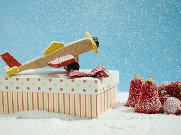 Vánoční dekorace s vinobraní hračky ve stylu retro — Stock fotografie