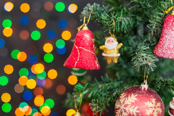 Decorado árvore de Natal e presentes de Natal — Fotografia de Stock