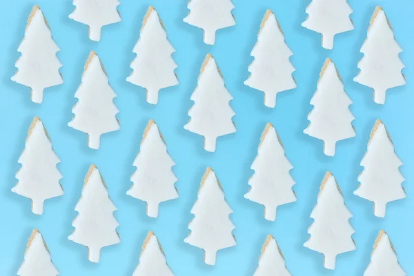 Домашнє різдвяне печиво на кольоровому столі — стокове фото