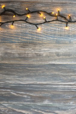 Noel açık renkli harflerle