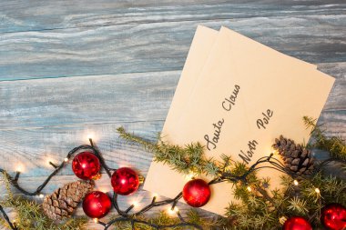 Noel açık renkli harflerle