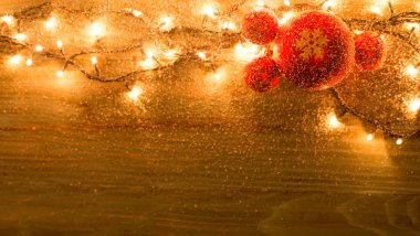 Tatil dekorasyon ile Xmas veya yeni yıl kompozisyon-ahşap üzerinde 