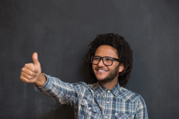 Jonge knappe afro Amerikaanse jongen hipster gebaren emotionele op — Stockfoto