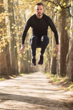 Ülke iz çalıştırmak çapraz adam çalıştıran bir spor. Eski uygun erkek atlet