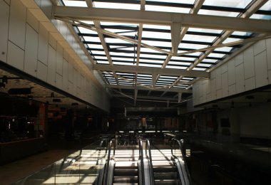 Modern alışveriş merkezi