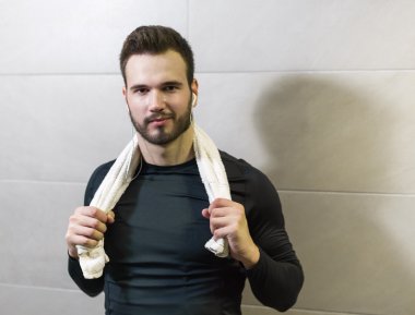 jogger çalıştırdıktan sonra dinlenme. bir mola sırasında t adam runner