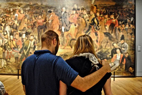 Amsterdam Niederlande Ein Kaukasisches Paar Steht Vor Dem Gemälde Die — Stockfoto