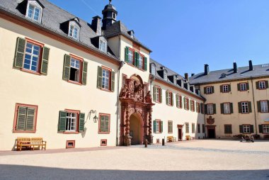 Bad Homburg Şatosu (Schloss Bad Homburg), Almanya 'nın Bad Homburg vor der Hhe eyaletinde yer alan bir kaledir.. 