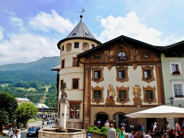 Berchtesgaden Germany Market Square Fountain Marktplatz Brunnen Iconic Tower Deer — стокове фото