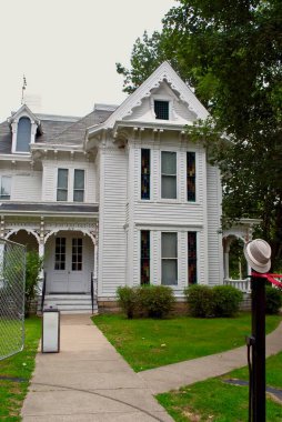 Harry S. Truman Ulusal Tarihi Sitesi, Amerika Birleşik Devletleri 'nin otuz üçüncü başkanı Harry S. Truman' ın uzun zamandır yaşadığı evi korumaktadır. Independence, Missouri 'de bulunmaktadır.. 